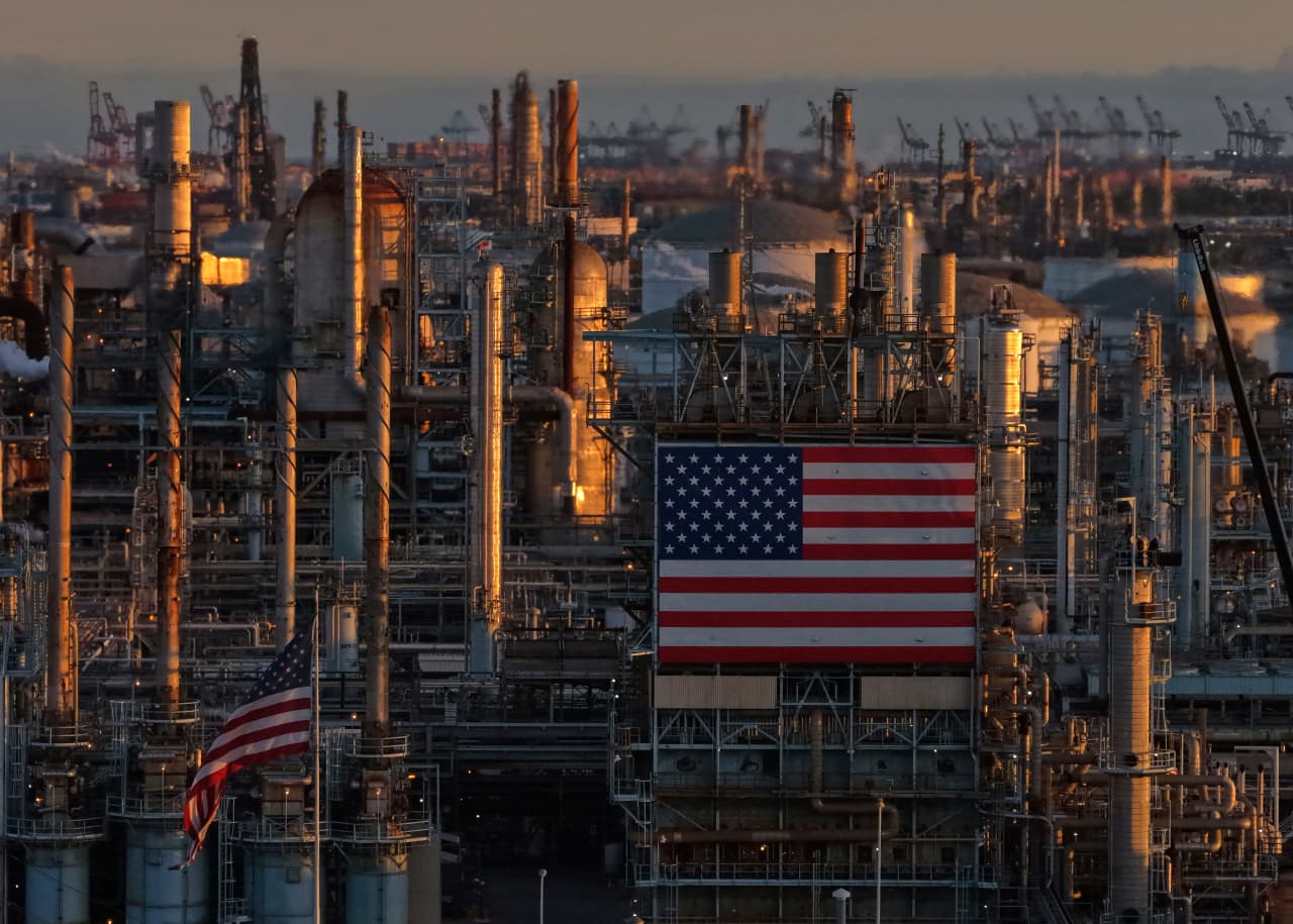 U.S. oil-refinery stocks are up roughly 150% this year. How long could this historic run last? — Tel Aviv Sports news