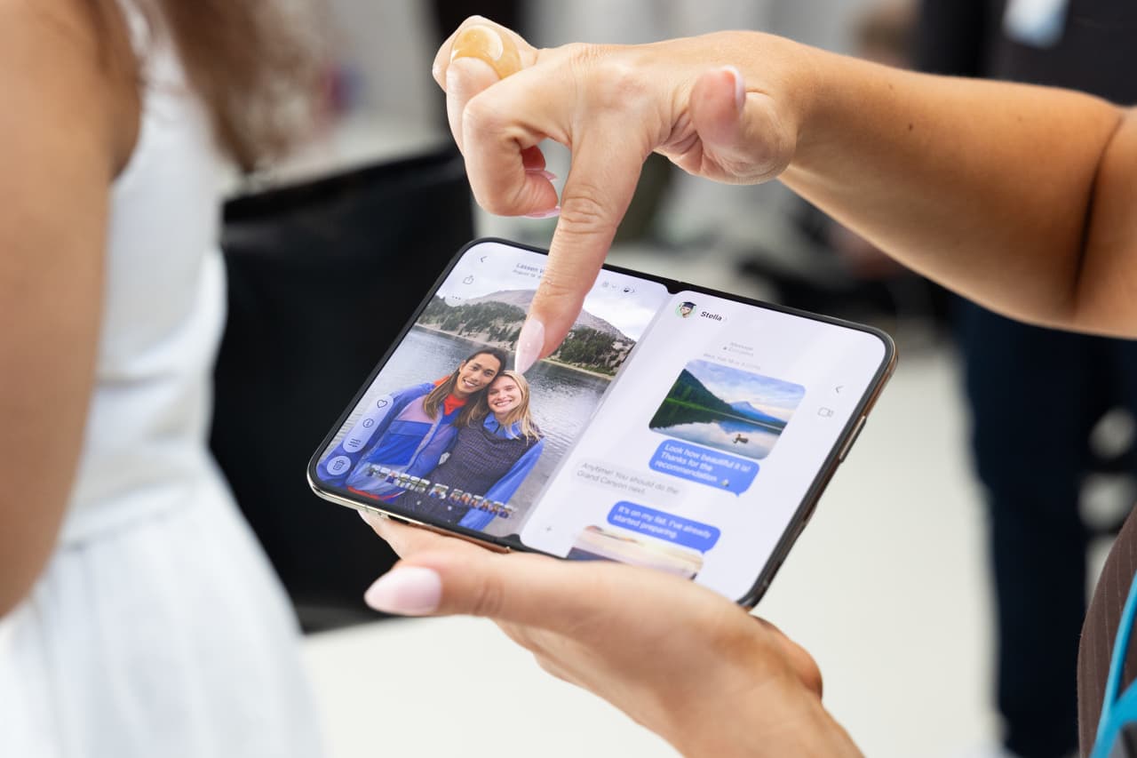 Is Apple’s foldable iPhone Duo worth $2,000? See how it stacks up against other foldable phones. — MarketWatch, Tel Aviv Business news