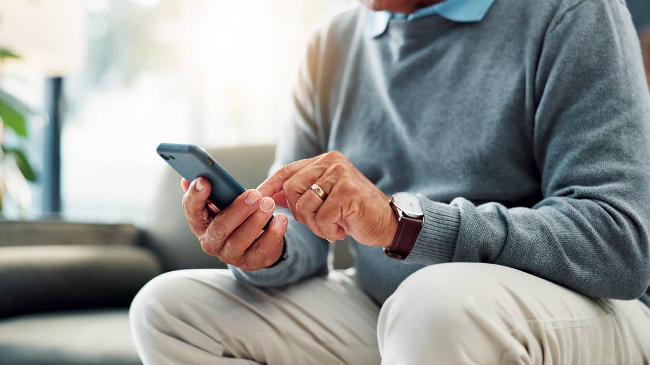 Worse than taking away your parents’ car keys? Taking away their cell phone. How to protect your aging parents. — MarketWatch, Tel Aviv Business news
