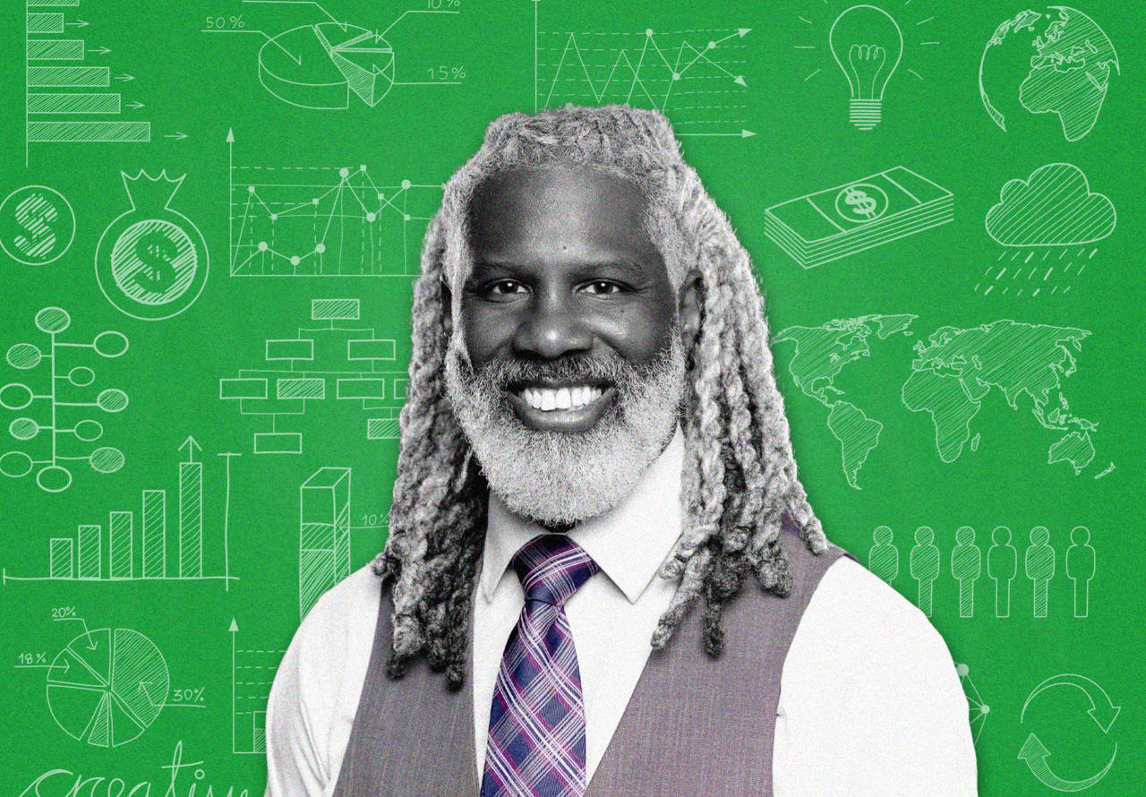 Meet the financial-literacy teacher who helps high-school students open their own Roth IRAs — MarketWatch
