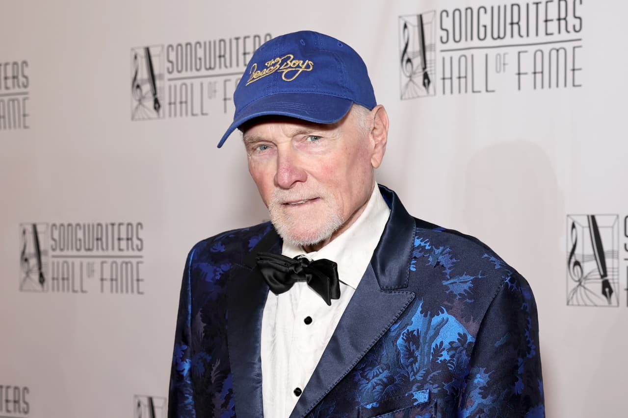 The Beach Boys’ Mike Love goes the extra mile to protect the land around $43 million Lake Tahoe estate — MarketWatch, Tel Aviv Business news