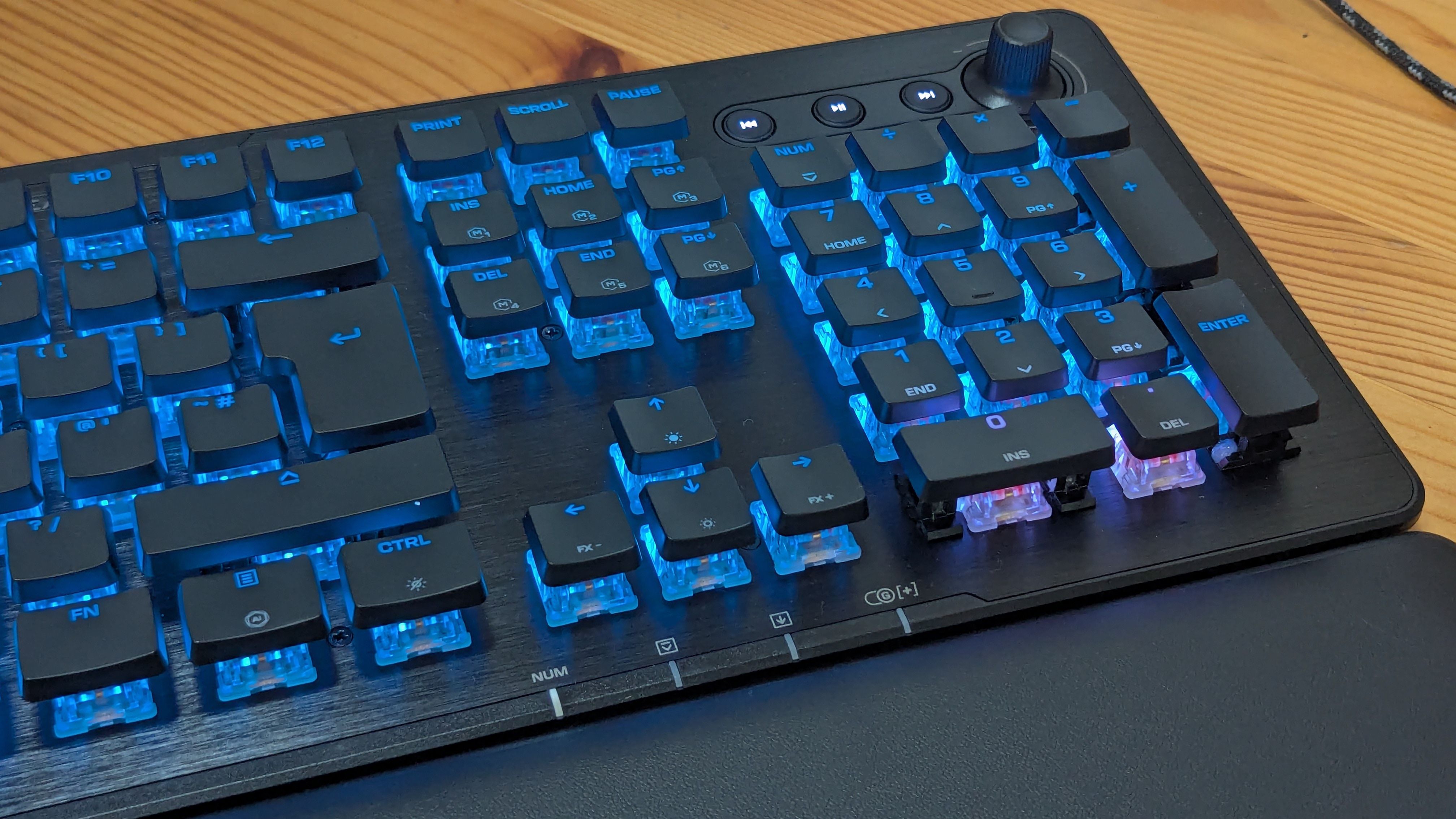Turtle Beach Vulcan II XP Review: Clicky Compromise — Wired, Tel Aviv Technology news